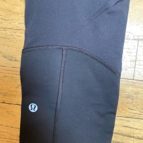 Lulu lemon leggings. Size 6. Great condition!! - Picture 4 of 5